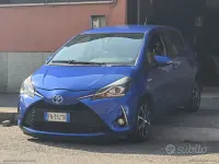 Usata Toyota Yaris Hybrid 73 CV (53 kW) 2018 Blu/azzurro Berlina