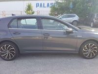 Usata VW Golf VIII Style 131 CV (96 kW) 2021 Grigio Berlina