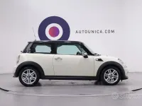 Usata Mini Cooper D 111 CV (81 kW) 2012 Panna Utilitaria
