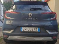 Usata Renault Captur Techno 101 CV (74 kW) 2024 Blu/azzurro SUV
