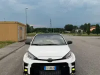 Usata Toyota Yaris 261 CV (191 kW) 2022 Bianco Utilitaria