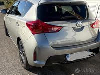 Usata Toyota Auris Active 90 CV (66 kW) 2015 Grigio Berlina