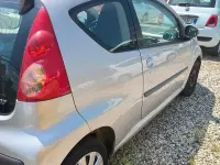 Usata Peugeot 107 68 CV (50 kW) 2008 Grigio Utilitaria