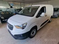 Begagnad Opel Combo 100 HK (73 kW) 2019 Vit Minibuss