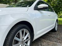 Usata Skoda Octavia Active 105 CV (77 kW) 2013 Bianco Berlina