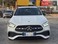 Usata Mercedes GLA200 AMG 150 CV (110 kW) 2022 White concrete minecraft SUV