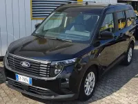 Usata Ford Tourneo Titanium 125 CV (91 kW) 2025 Nero Monovolume