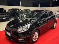 Usata Kia Rio 74 CV (54 kW) 2017 Nero Berlina