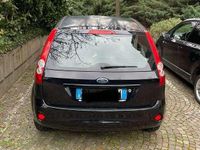 Usata Ford Fiesta Ghia 75 CV (55 kW) 2007 Blu/azzurro Berlina