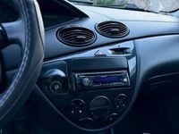 Usata Ford Focus Ghia 115 CV (84 kW) 2002 Grigio Station wagon