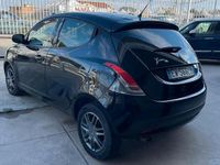 Usata Lancia Ypsilon Silver 69 CV (50 kW) 2016 Nero Utilitaria