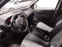 Usata Fiat Punto 59 CV (43 kW) 2005 Grigio Utilitaria