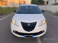 Usata Lancia Ypsilon Silver 80 CV (58 kW) 2015 Bianco Utilitaria