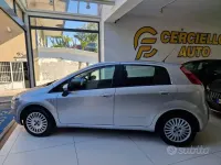 Usata Fiat Grande Punto Dynamic 65 CV (47 kW) 2006 Grigio metallizzato Utilitaria