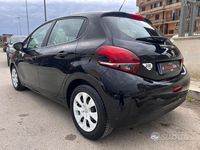Usata Peugeot 208 68 CV (50 kW) 2017 Nero Utilitaria