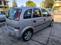 Usata Opel Meriva 90 CV (66 kW) 2008 Argento Monovolume