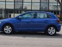 Usata VW Polo Comfortline 95 CV (69 kW) 2018 Blu/azzurro Utilitaria