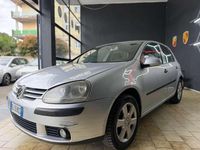 Usata VW Golf IV Comfortline 105 CV (77 kW) 2004 Argento Berlina
