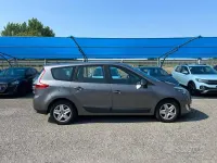 Usata Renault Grand Scénic III 110 CV (80 kW) 2013 Giallo Monovolume