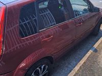 Usata Ford Fiesta 96 CV (70 kW) 2009 Rosso Utilitaria