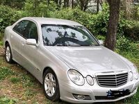 Usata Mercedes E220 Avantgarde 170 CV (125 kW) 2007 Argento Berlina