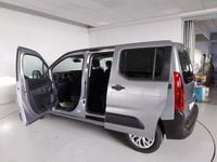 Nuova Fiat Doblò 101 CV (74 kW) 2025 Grigio chiaro met. Monovolume
