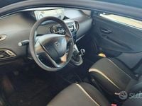 Usata Lancia Ypsilon 69 CV (50 kW) 2015 Rosso Utilitaria
