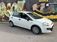Usata Fiat Punto Street 75 CV (55 kW) 2015 Bianco Utilitaria