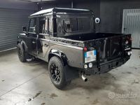 Usata Land Rover Defender SE 122 CV (89 kW) 2010 Nero SUV