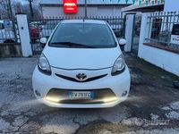 Usata Toyota Aygo Connect Style 68 CV (50 kW) 2014 Bianco Utilitaria