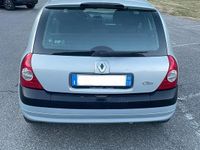 Usata Renault Clio II 75 CV (55 kW) 2003 Grigio Berlina