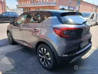 Usata Renault Captur Techno 140 CV (102 kW) 2023 Grigio SUV