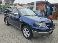 Usata Mitsubishi Outlander Comfort Edition 136 CV (100 kW) 2003 Blu/azzurro SUV