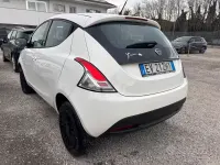 Usata Lancia Ypsilon 80 CV (58 kW) 2014 Bianco Utilitaria