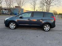 Usata Peugeot 5008 Active 112 CV (82 kW) 2012 Grigio Monovolume