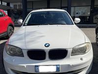 Usata BMW 118 143 CV (105 kW) 2010 Bianco Utilitaria