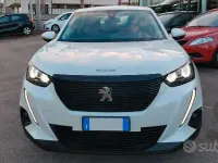 Usata Peugeot 2008 Active 102 CV (75 kW) 2021 Bianco SUV