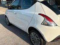 Usata Lancia Ypsilon 85 CV (62 kW) 2013 Bianco Utilitaria