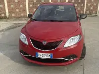 Usata Lancia Ypsilon Gold 69 CV (50 kW) 2018 Rosso Utilitaria