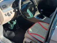 Usata VW Passat 140 CV (102 kW) 2010 Grigio Utilitaria