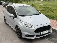 Usata Ford Fiesta ST200 200 CV (147 kW) 2017 Grigio Utilitaria