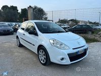 Usata Renault Clio II 75 CV (55 kW) 2011 Bianco Berlina
