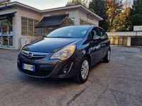 Usata Opel Corsa Cosmo 101 CV (74 kW) 2012 Grigio Berlina
