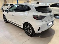 Usata Renault Clio V Techno 145 CV (106 kW) 2024 Bianco metallizzato Berlina