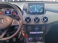 Usata Mercedes B160 Premium 90 CV (66 kW) 2016 Grigio Monovolume