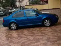 Usata VW Bora 130 CV (95 kW) 2002 Blu Berlina