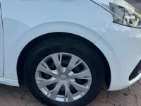 Usata Peugeot 208 Active 82 CV (60 kW) 2018 Bianco Utilitaria