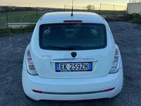 Usata Lancia Ypsilon Gold 77 CV (56 kW) 2012 Bianco Utilitaria