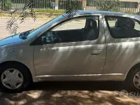 Usata Toyota Yaris 68 CV (50 kW) 2004 Grigio Berlina