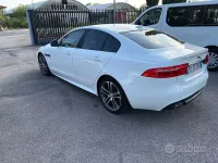 Usata Jaguar XE R-Sport 180 CV (132 kW) 2015 Bianco Berlina
